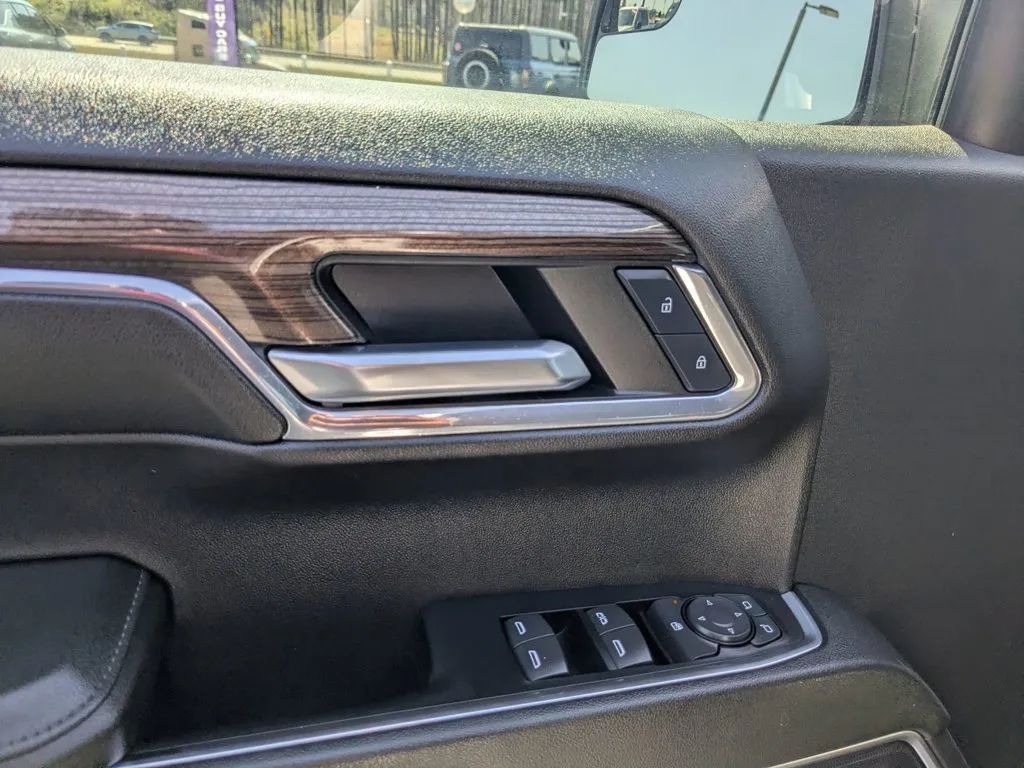 2024 Chevrolet Silverado 1500 RST thumbnail 12