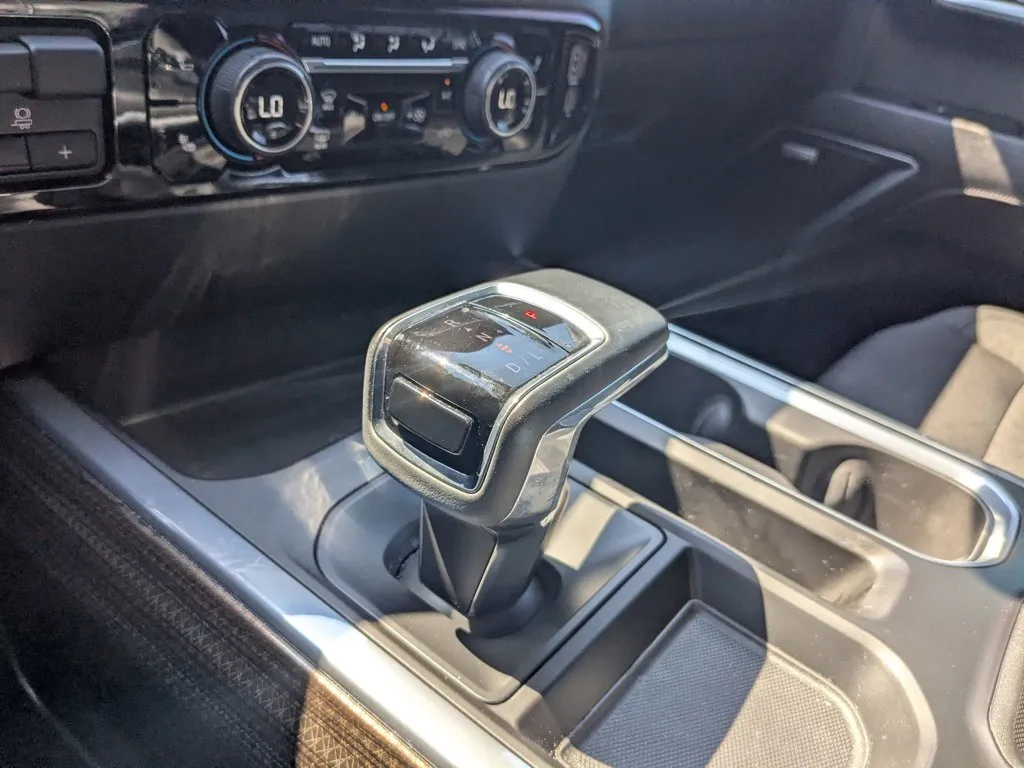 2024 Chevrolet Silverado 1500 RST thumbnail 20