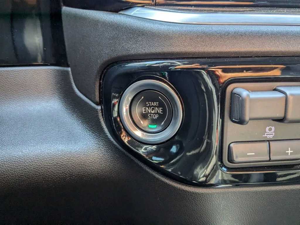 2024 Chevrolet Silverado 1500 RST thumbnail 21
