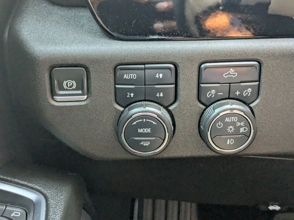 2024 Chevrolet Silverado 1500 RST thumbnail 22