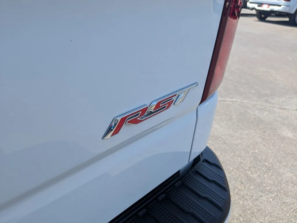 2024 Chevrolet Silverado 1500 RST thumbnail 30
