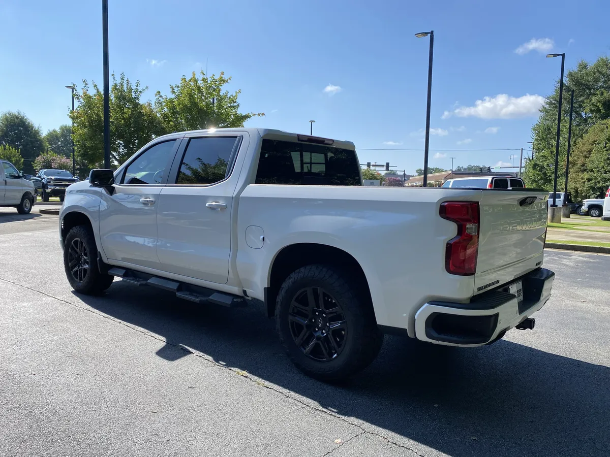 2024 Chevrolet Silverado 1500 RST thumbnail 6