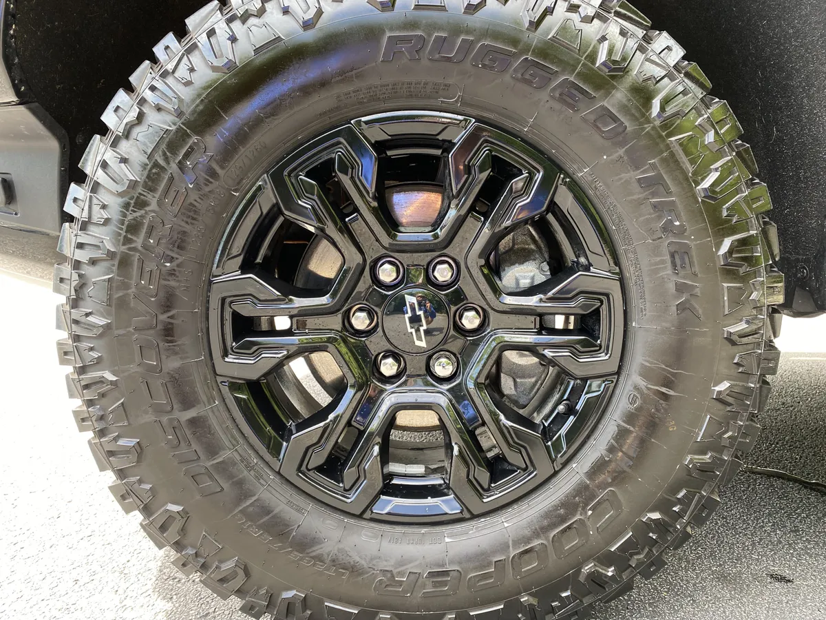2024 Chevrolet Silverado 1500 ZR2 thumbnail 12