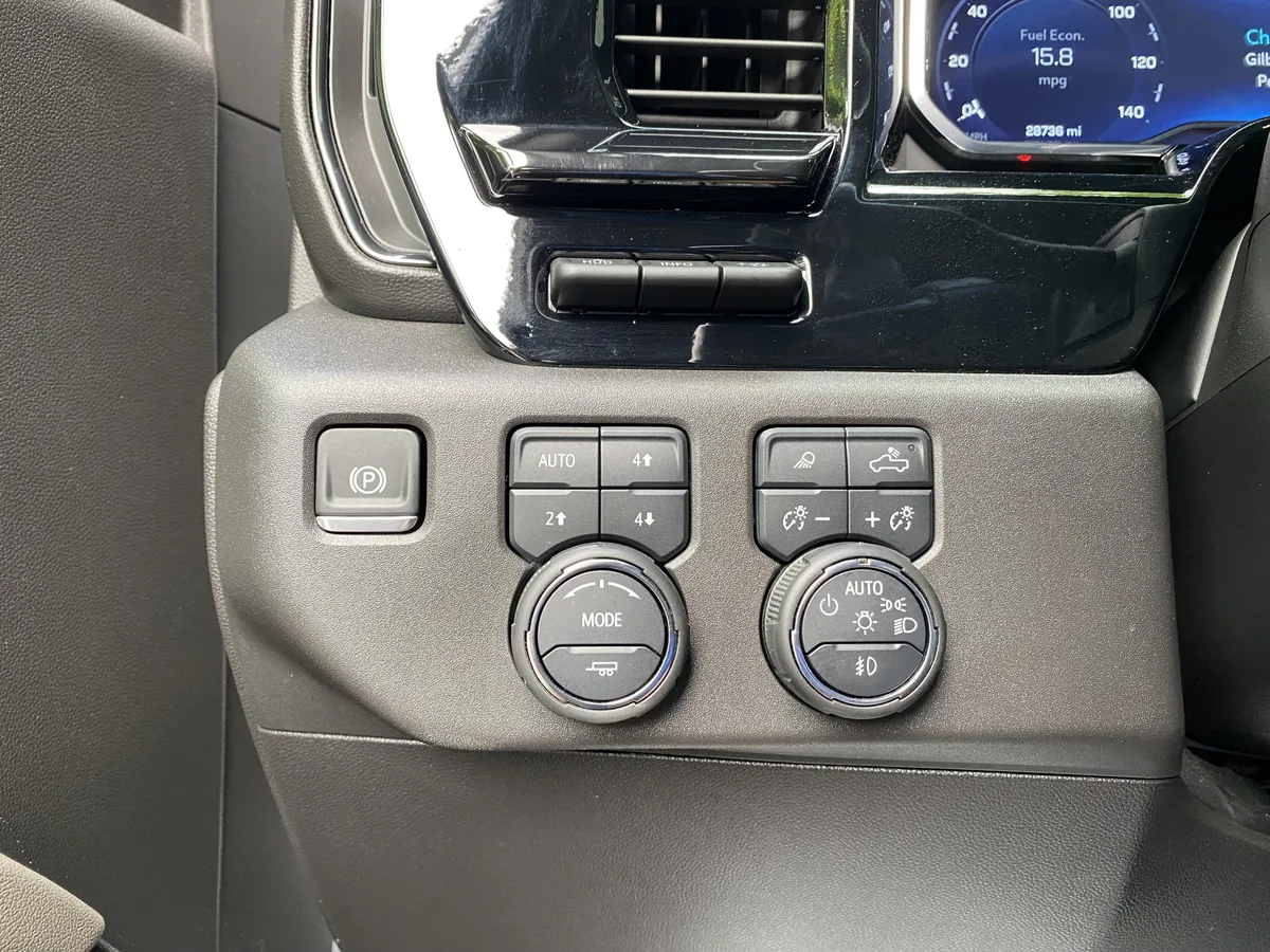 2024 Chevrolet Silverado 1500 ZR2 thumbnail 17