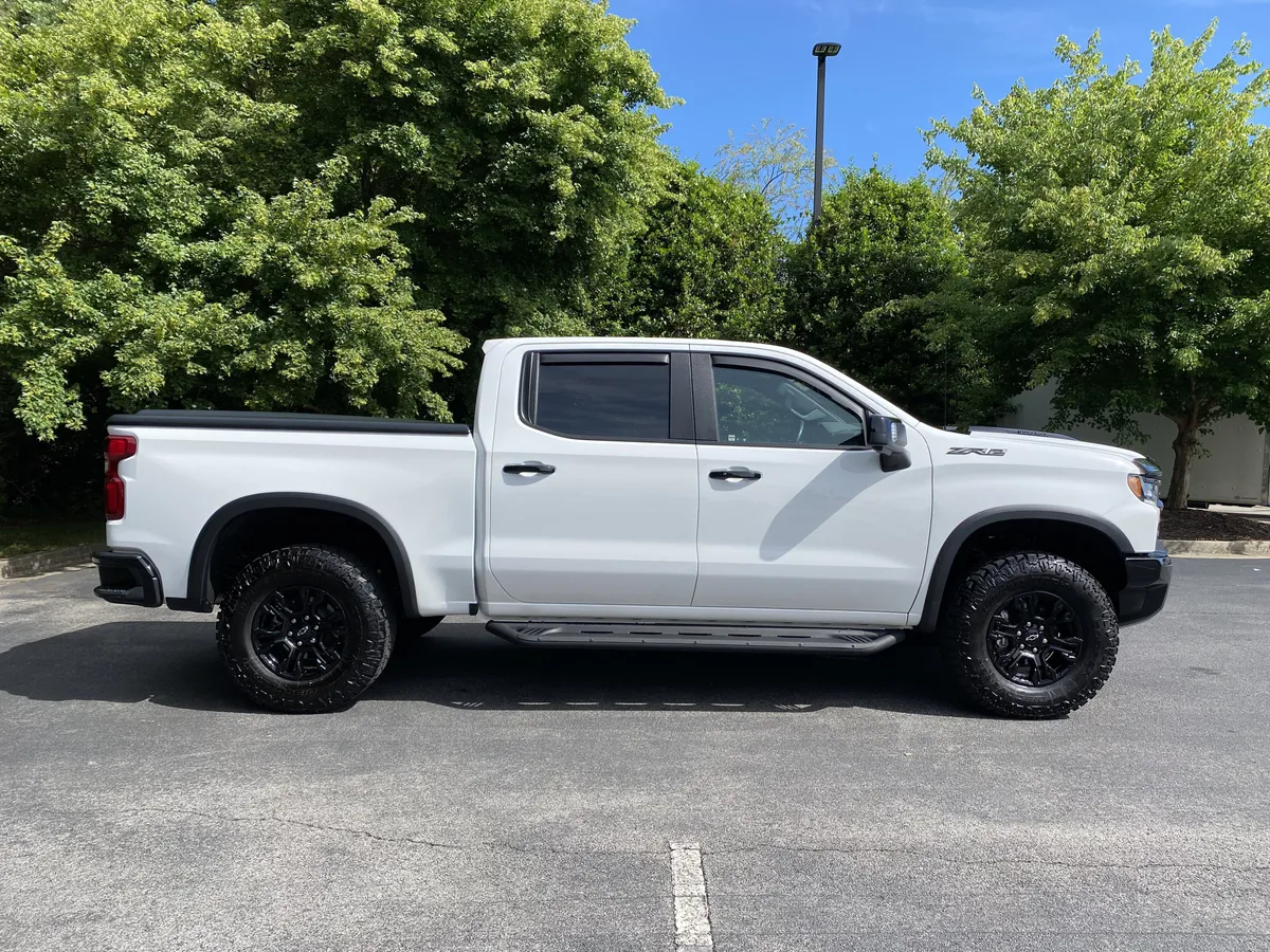2024 Chevrolet Silverado 1500 ZR2 thumbnail 9