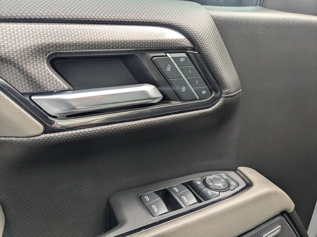 2024 Chevrolet Silverado 1500 ZR2 thumbnail 12