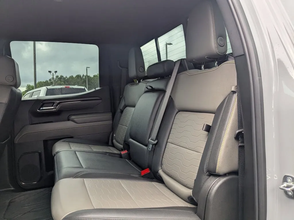 2024 Chevrolet Silverado 1500 ZR2 thumbnail 24