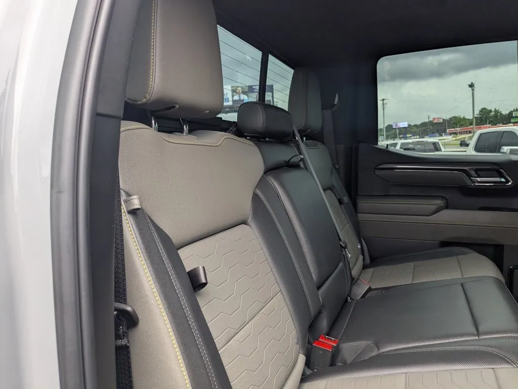 2024 Chevrolet Silverado 1500 ZR2 thumbnail 25