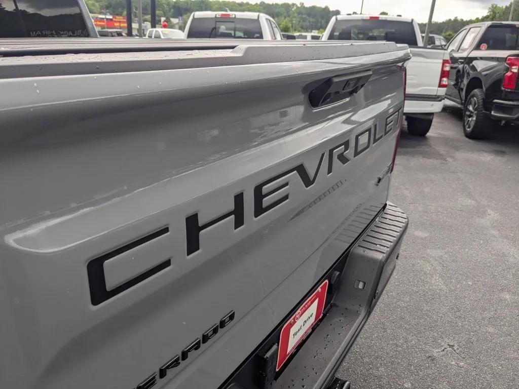 2024 Chevrolet Silverado 1500 ZR2 thumbnail 29