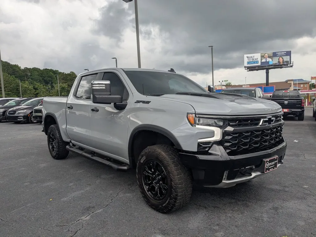 2024 Chevrolet Silverado 1500 ZR2 thumbnail 3