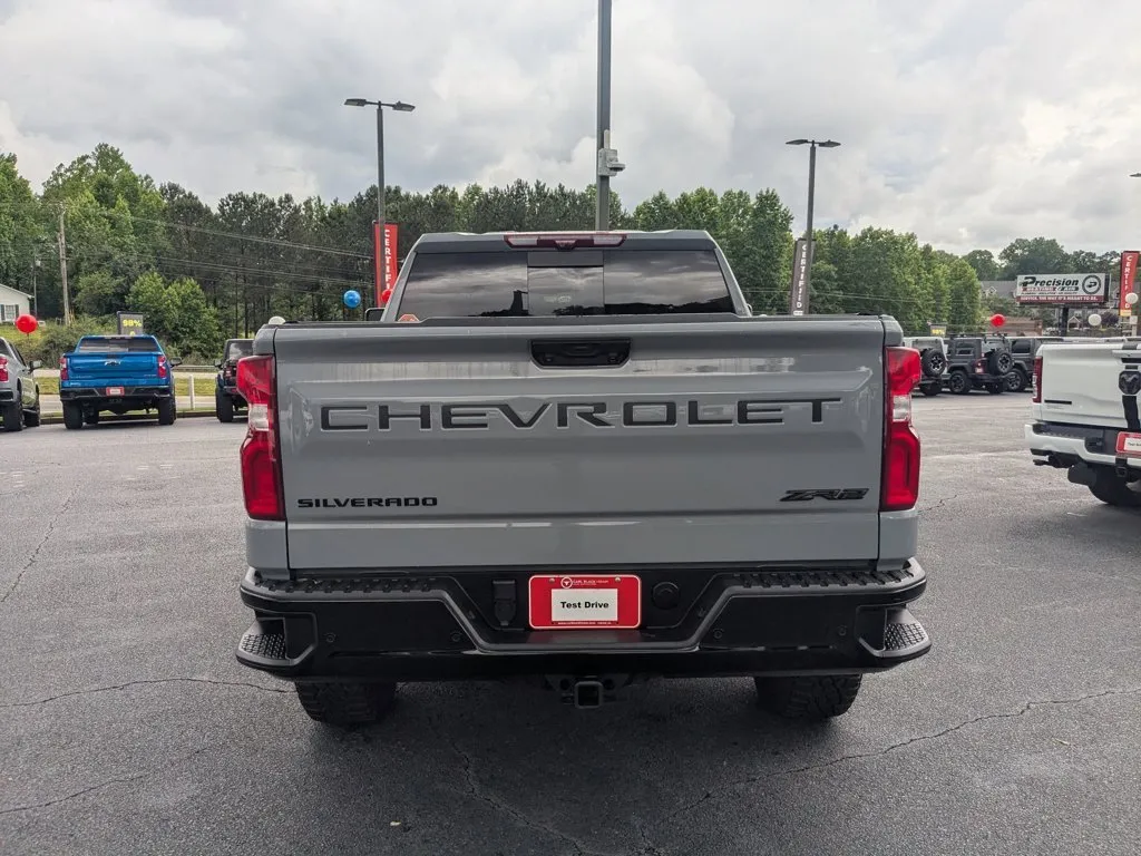 2024 Chevrolet Silverado 1500 ZR2 thumbnail 6