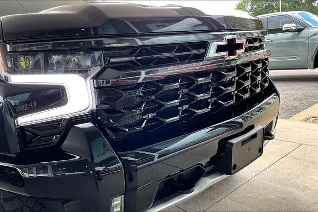 2024 Chevrolet Silverado 1500 ZR2 thumbnail 28