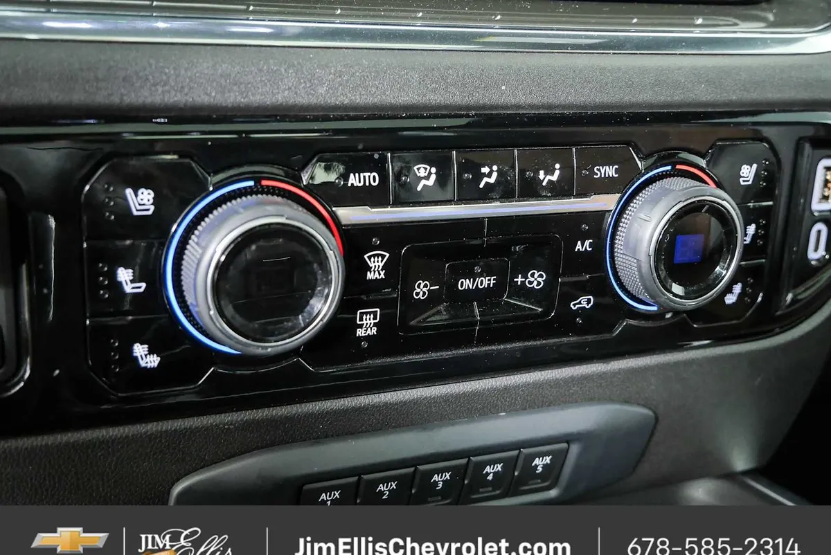 2024 Chevrolet Silverado 2500 HD High Country thumbnail 17