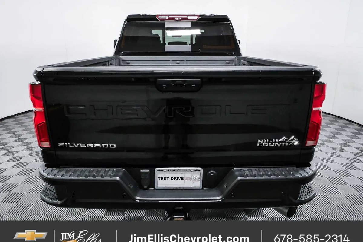 2024 Chevrolet Silverado 2500 HD High Country thumbnail 28