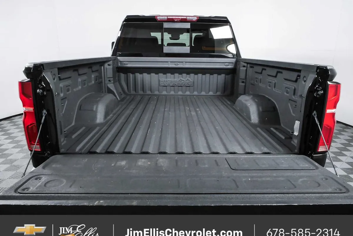 2024 Chevrolet Silverado 2500 HD High Country thumbnail 31
