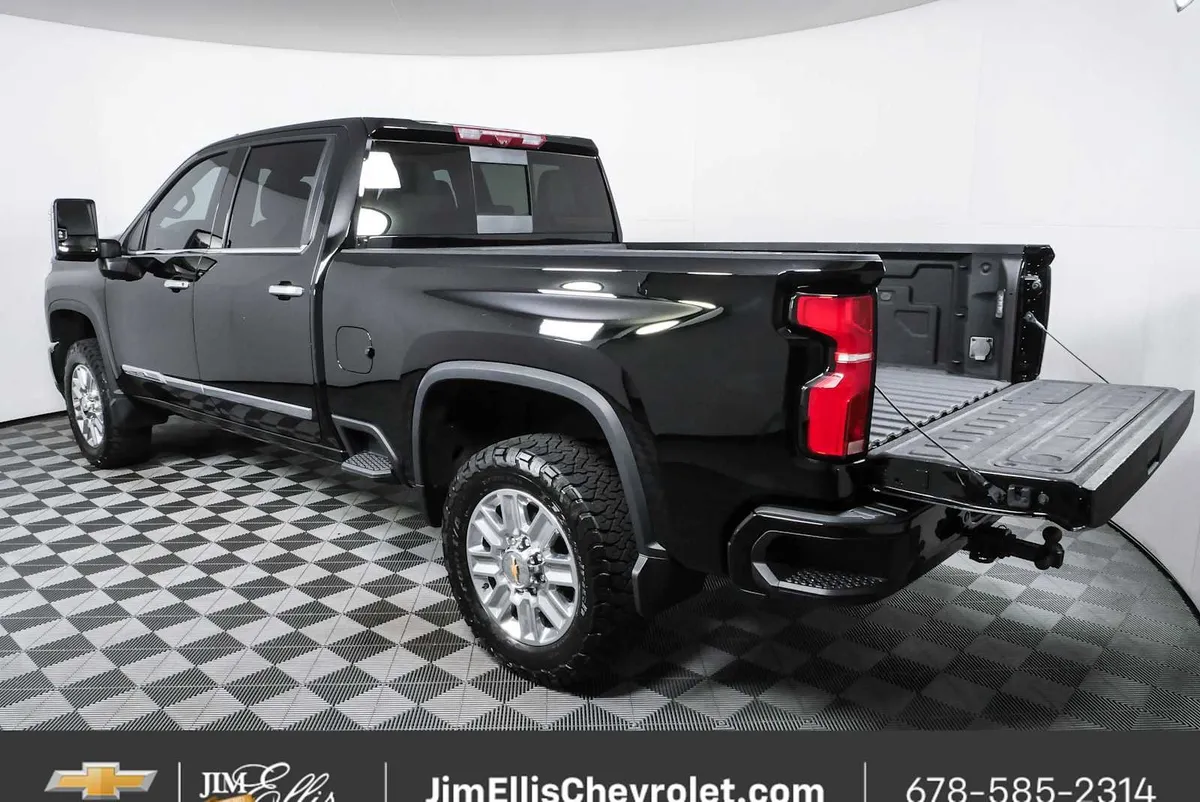 2024 Chevrolet Silverado 2500 HD High Country thumbnail 32