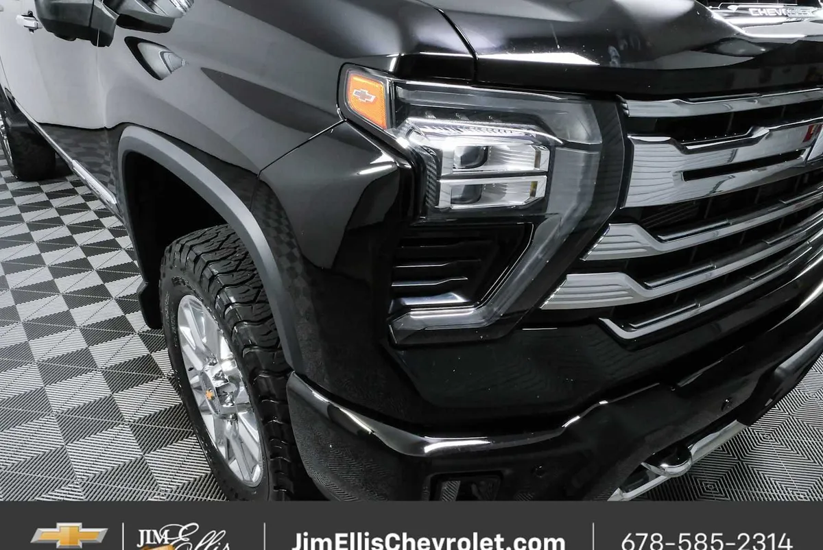 2024 Chevrolet Silverado 2500 HD High Country thumbnail 35