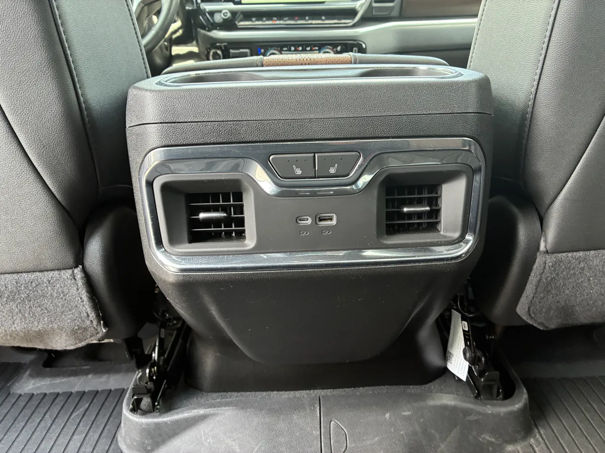 2024 Chevrolet Silverado 2500 HD High Country thumbnail 19