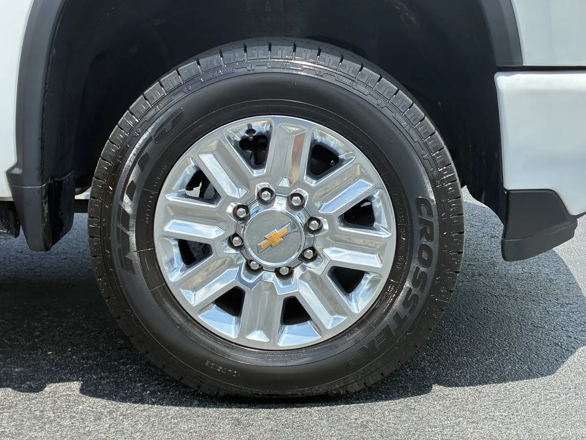 2024 Chevrolet Silverado 2500 HD High Country thumbnail 6