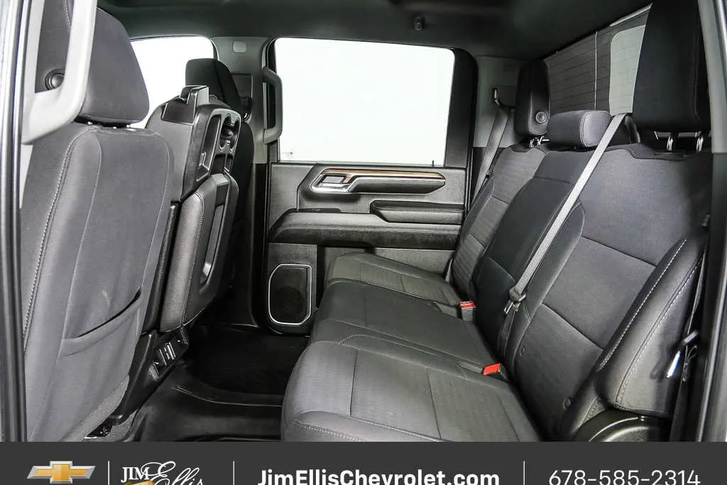 2024 Chevrolet Silverado 2500 HD LT thumbnail 16