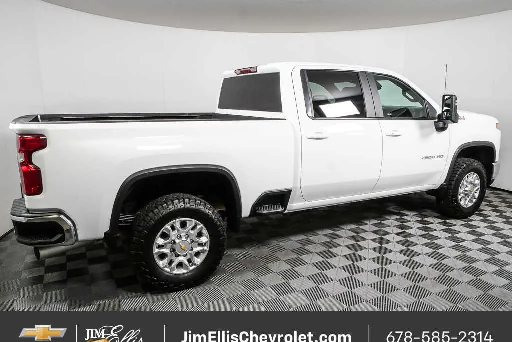 2024 Chevrolet Silverado 2500 HD LT thumbnail 2