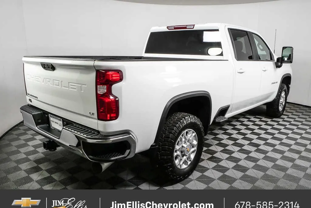 2024 Chevrolet Silverado 2500 HD LT thumbnail 3