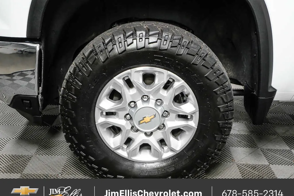 2024 Chevrolet Silverado 2500 HD LT thumbnail 31