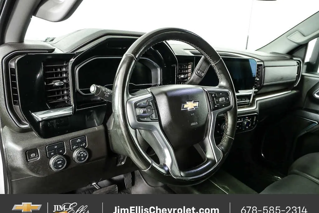2024 Chevrolet Silverado 2500 HD LT thumbnail 4