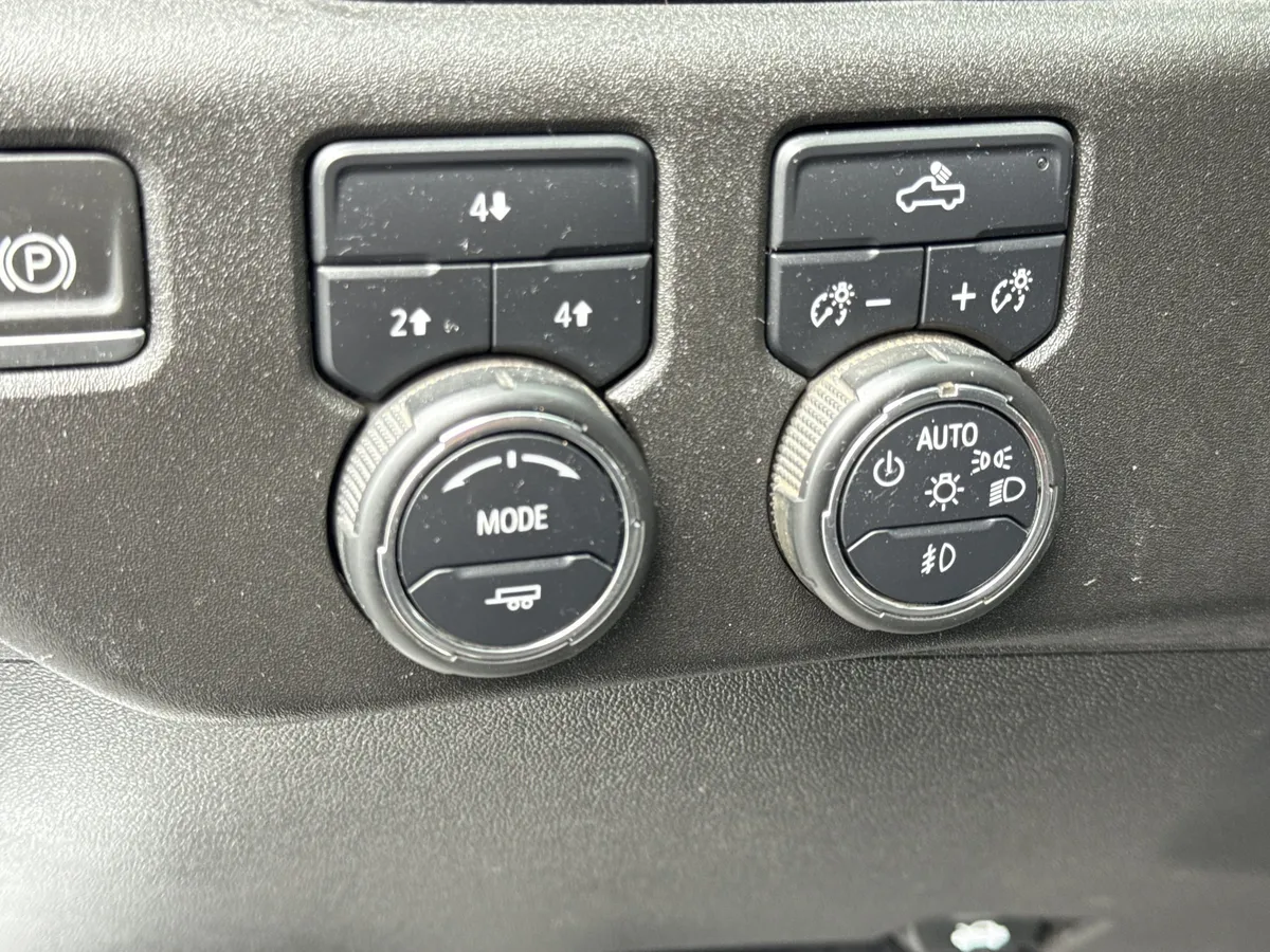 2024 Chevrolet Silverado 2500 HD LT thumbnail 17