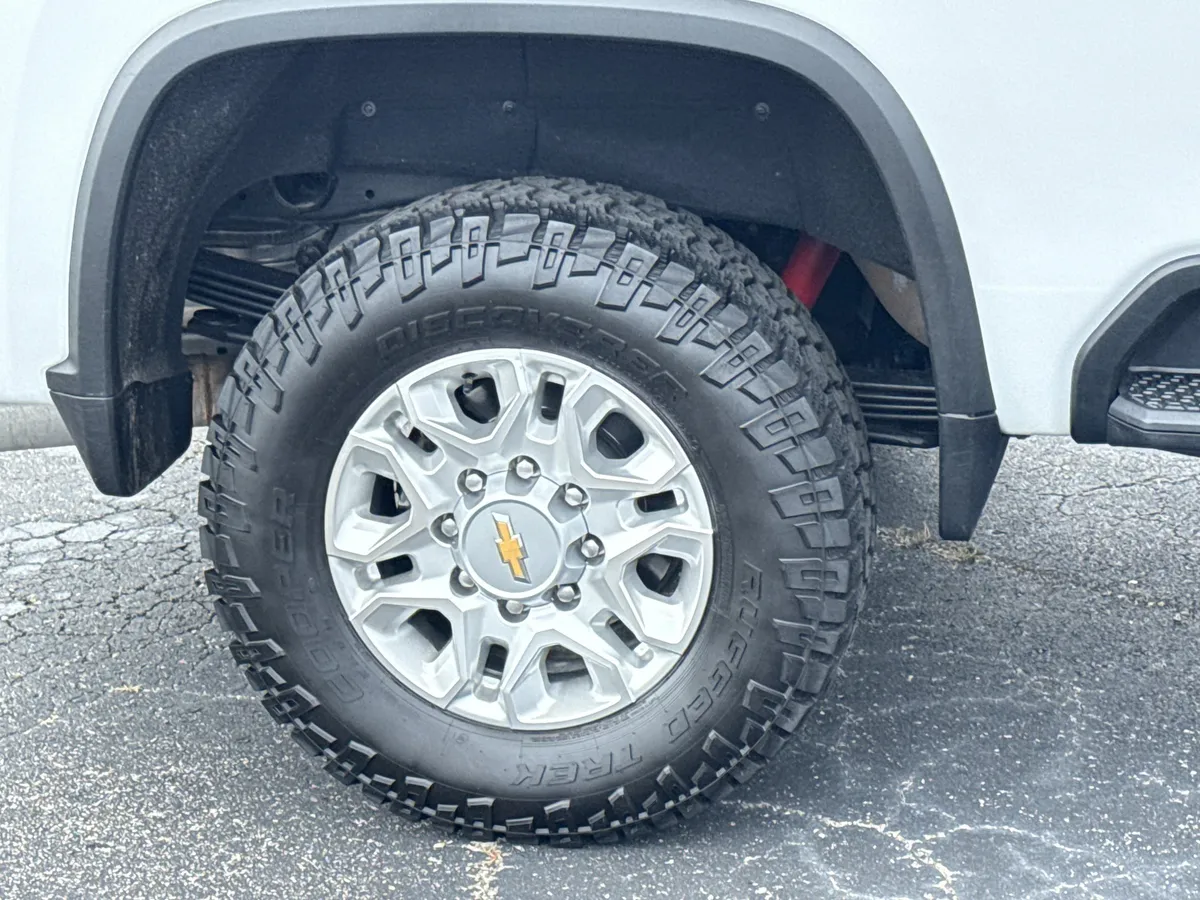 2024 Chevrolet Silverado 2500 HD LT thumbnail 5