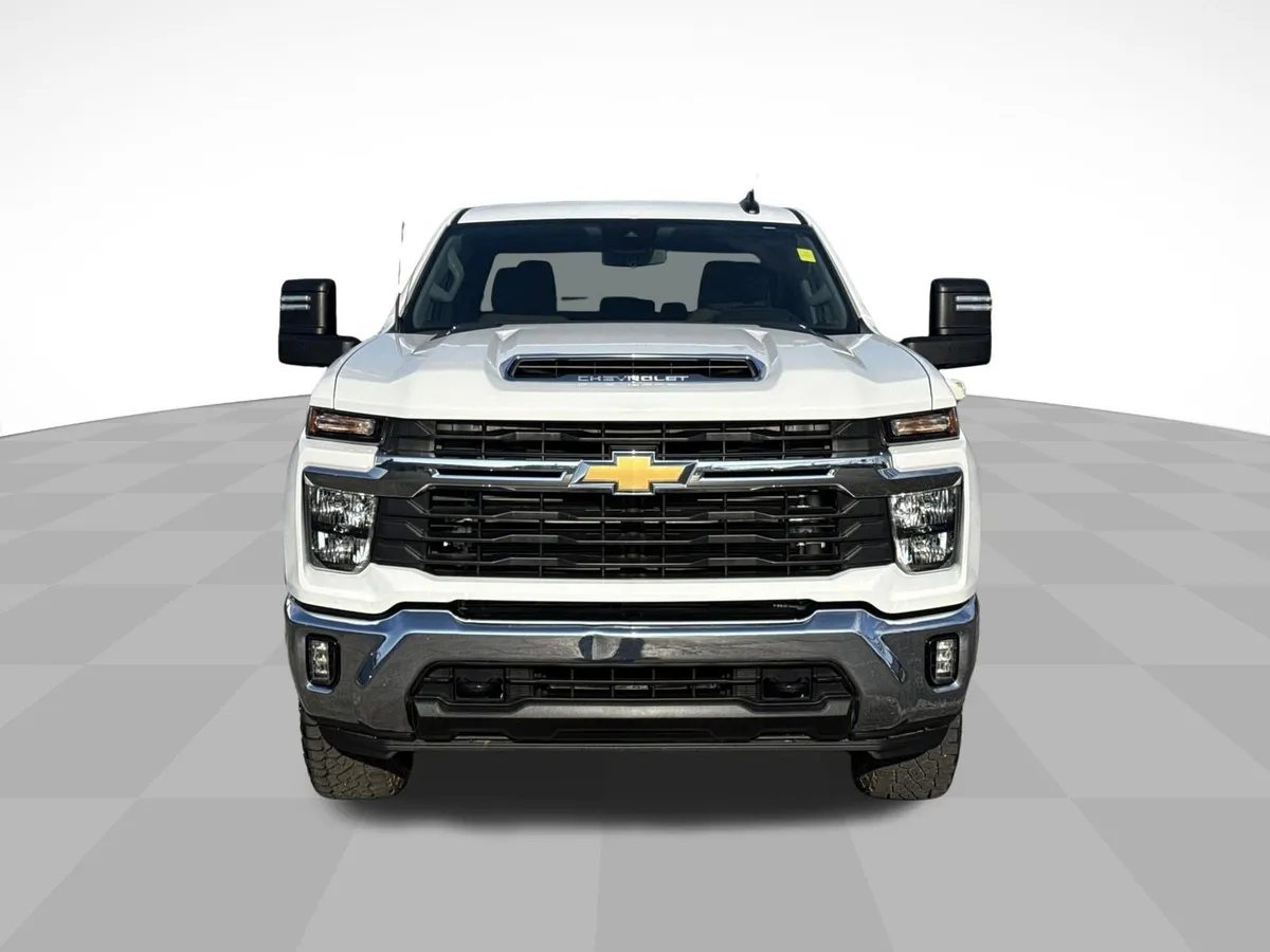 2024 Chevrolet Silverado 2500 HD LT thumbnail 2