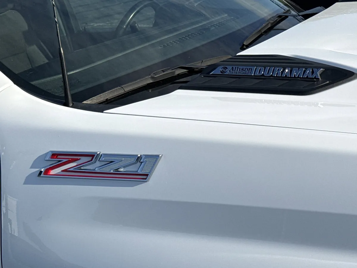 2024 Chevrolet Silverado 2500 HD LT thumbnail 4