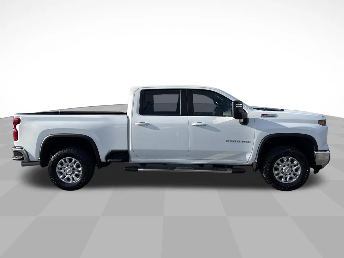2024 Chevrolet Silverado 2500 HD LT thumbnail 5