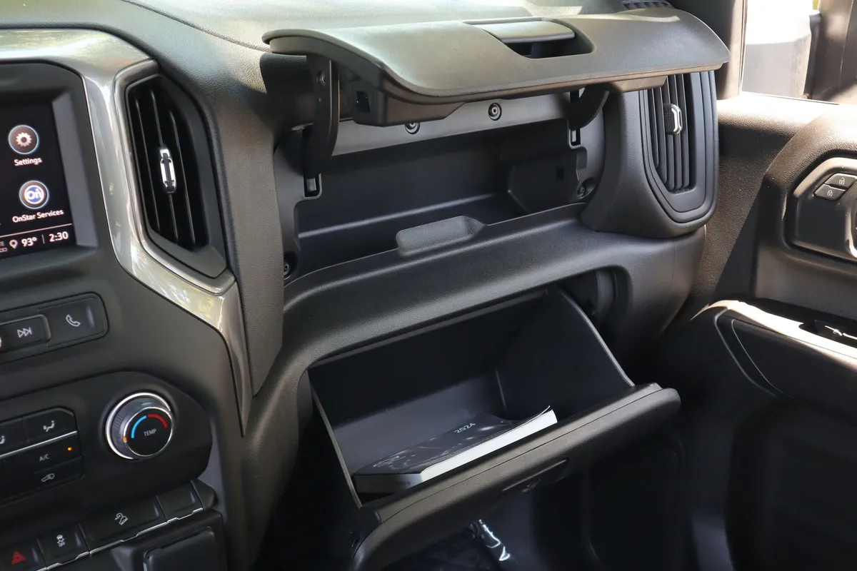 2024 Chevrolet Silverado 2500HD Custom thumbnail 26