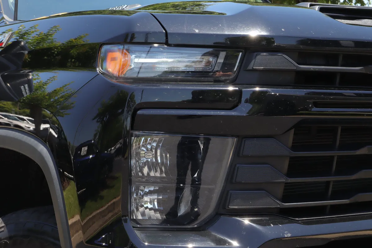 2024 Chevrolet Silverado 2500HD Custom thumbnail 31
