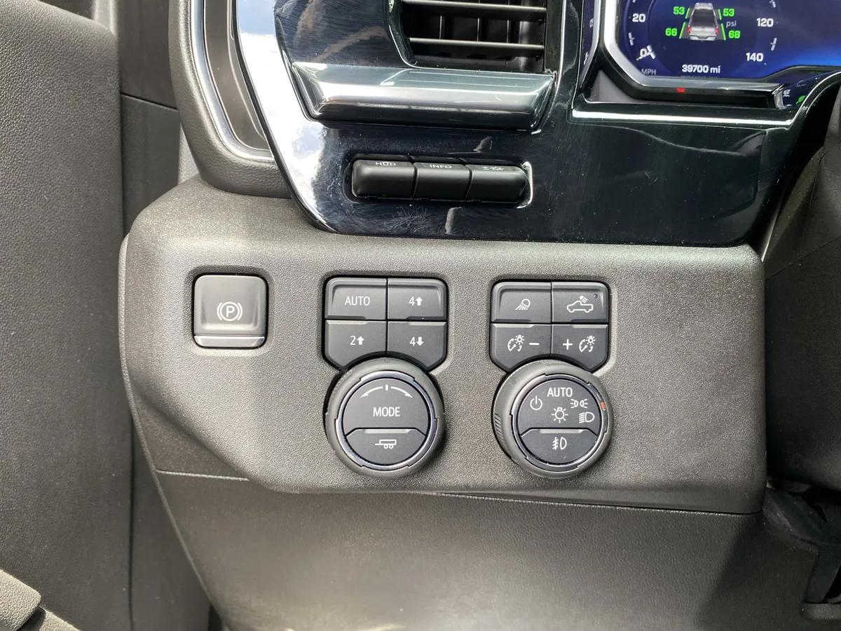 2024 Chevrolet Silverado 2500HD High Country thumbnail 18