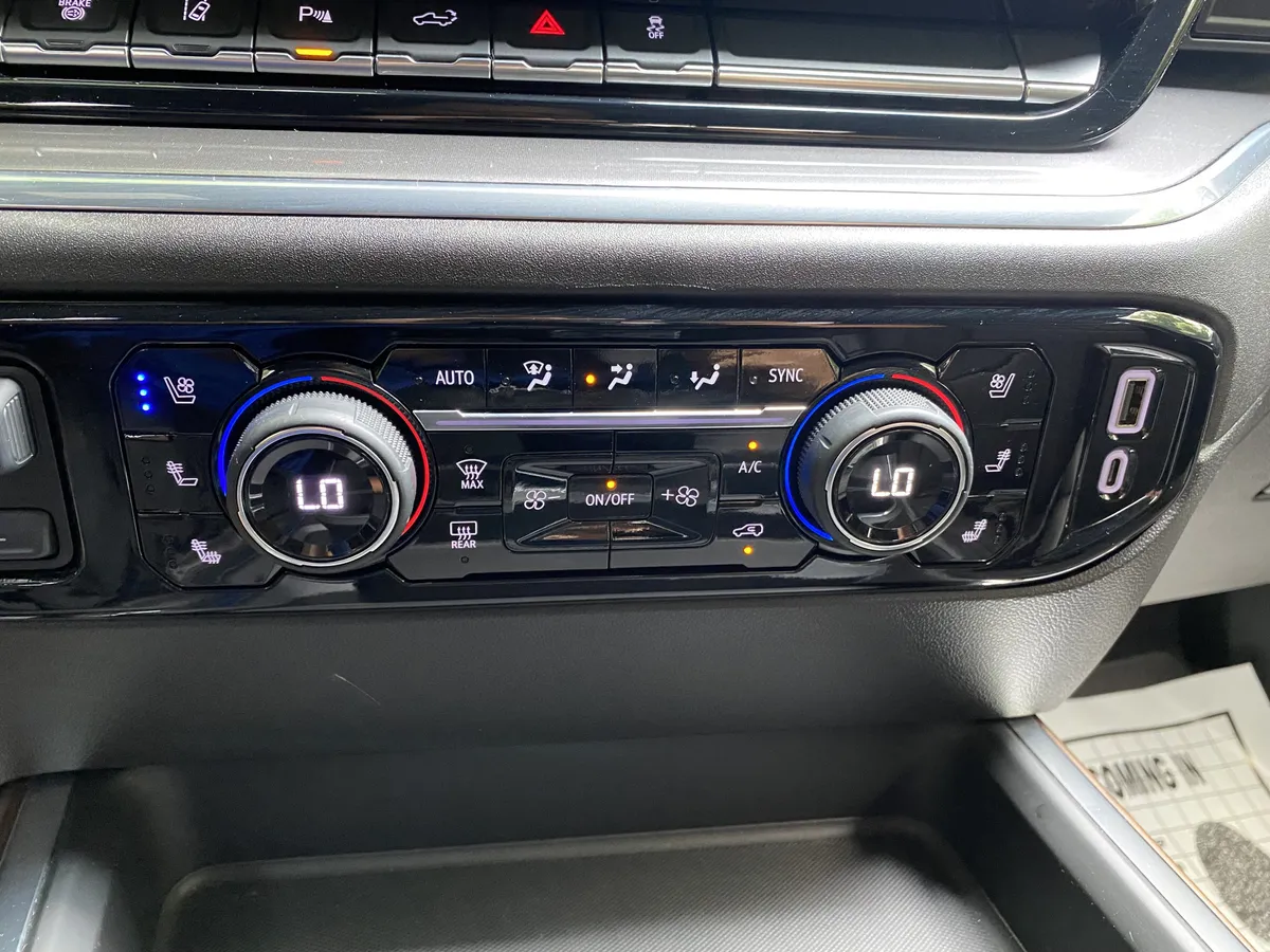 2024 Chevrolet Silverado 2500HD High Country thumbnail 30