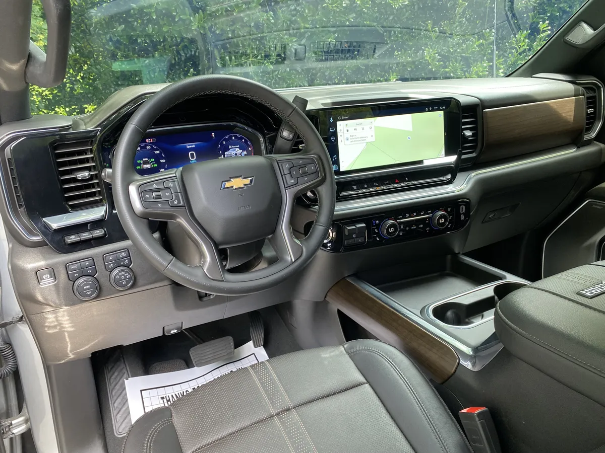 2024 Chevrolet Silverado 2500HD High Country thumbnail 37