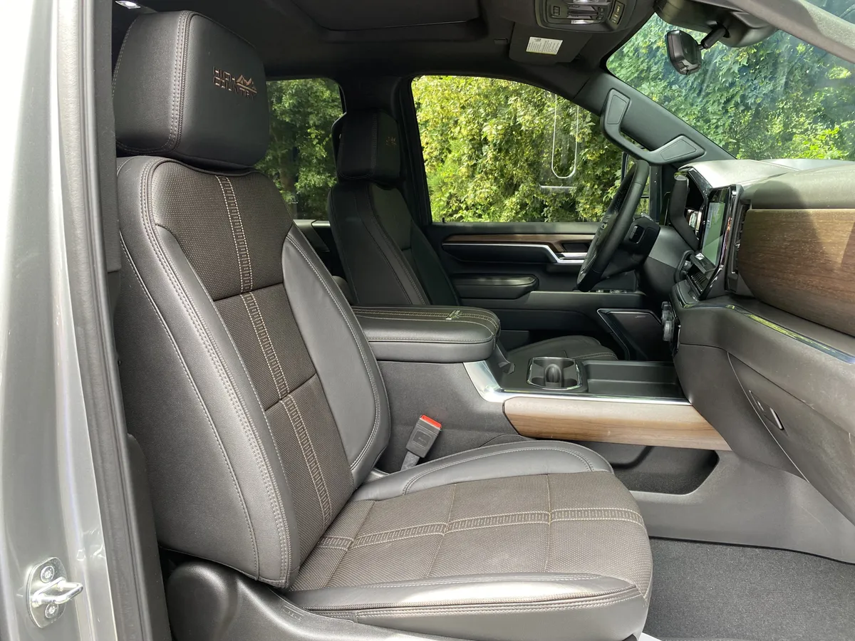 2024 Chevrolet Silverado 2500HD High Country thumbnail 38
