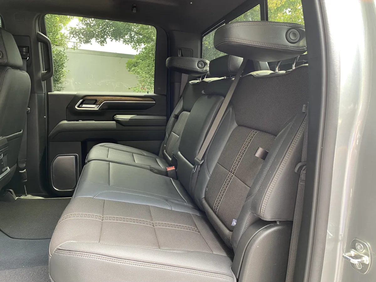 2024 Chevrolet Silverado 2500HD High Country thumbnail 41