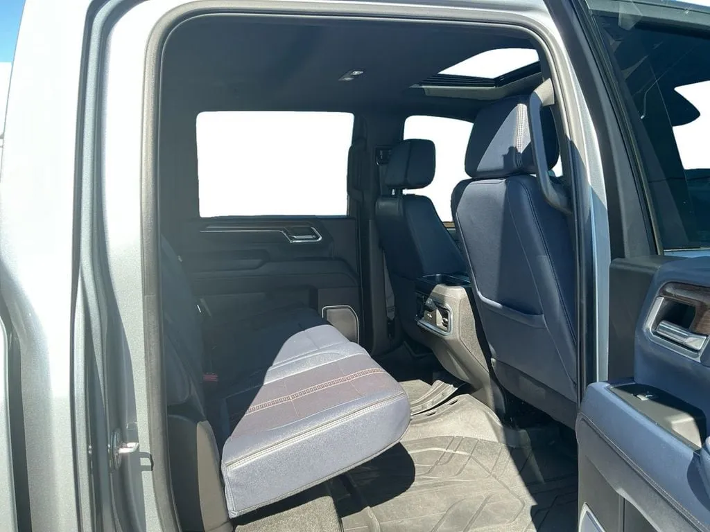 2024 Chevrolet Silverado 2500HD High Country thumbnail 18