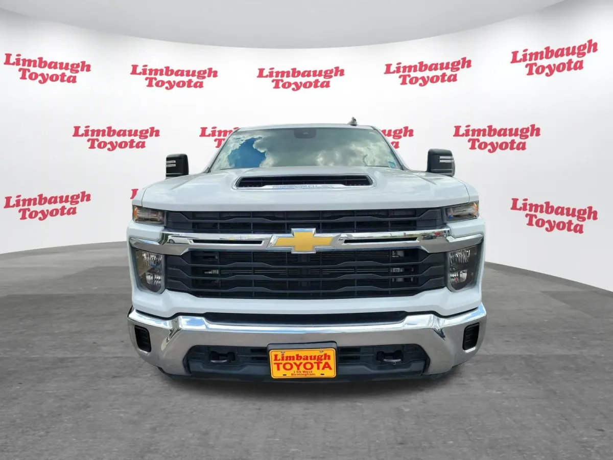 2024 Chevrolet Silverado 2500HD LT thumbnail 19