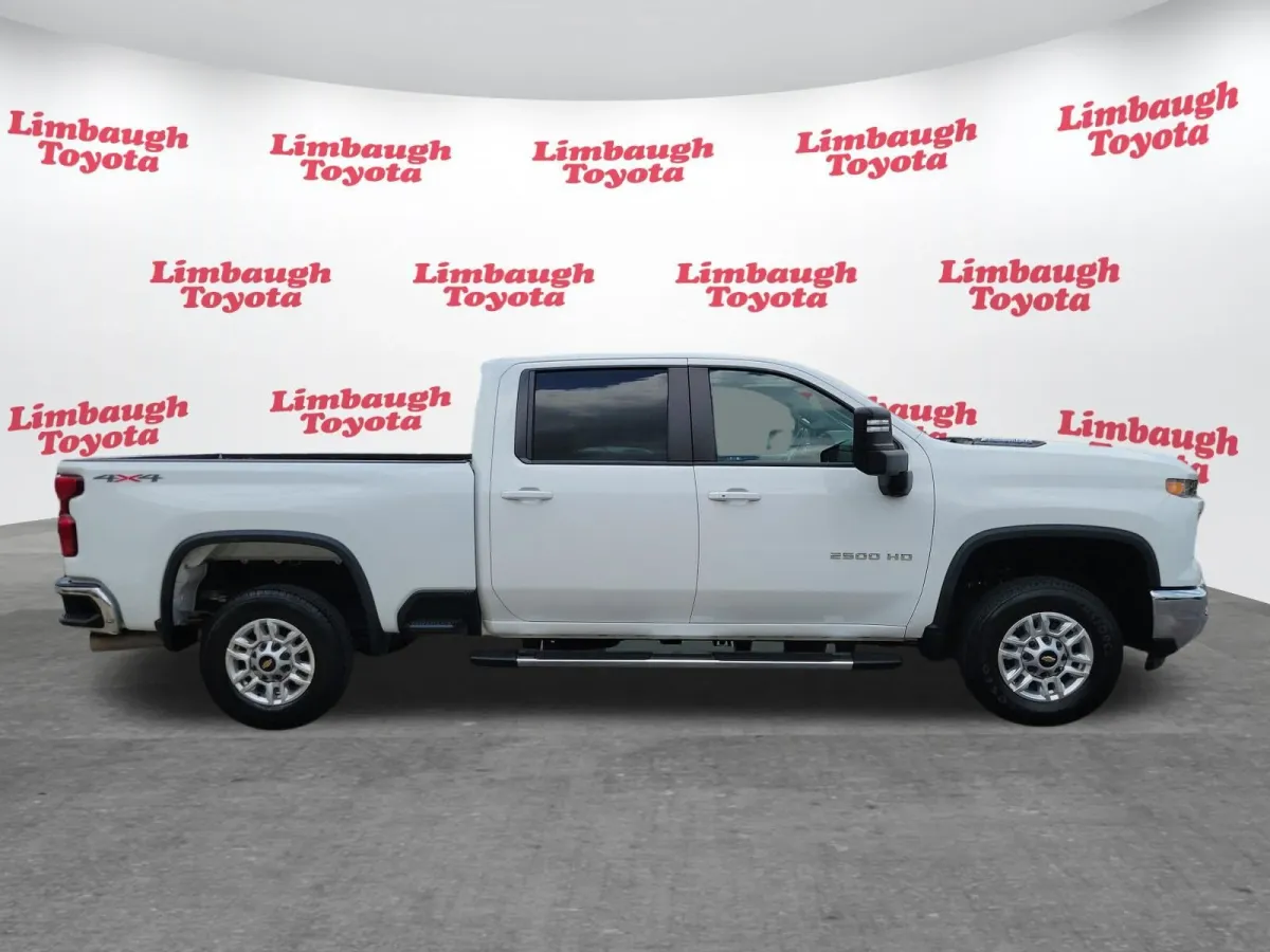2024 Chevrolet Silverado 2500HD LT thumbnail 2