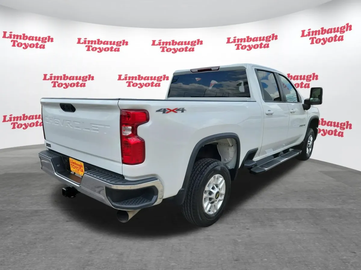 2024 Chevrolet Silverado 2500HD LT thumbnail 22