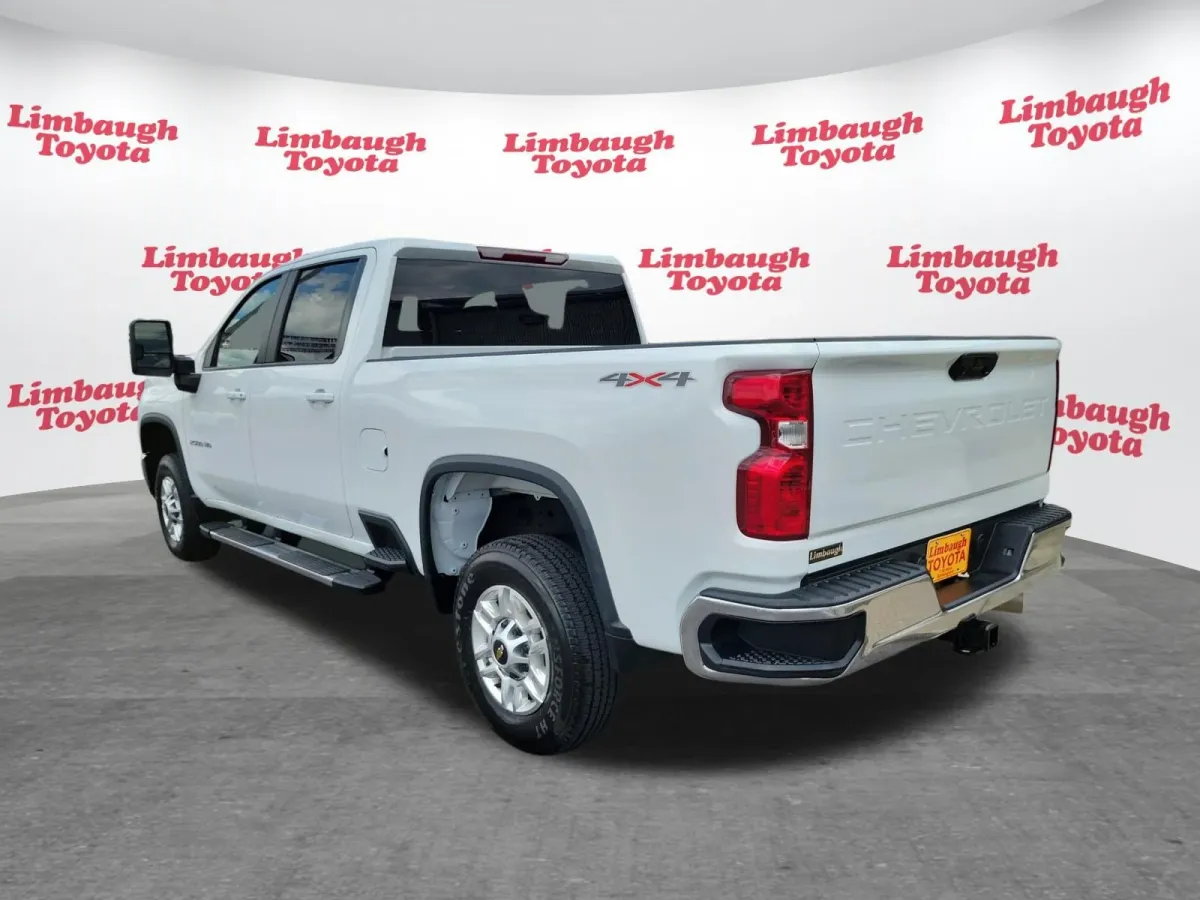 2024 Chevrolet Silverado 2500HD LT thumbnail 24