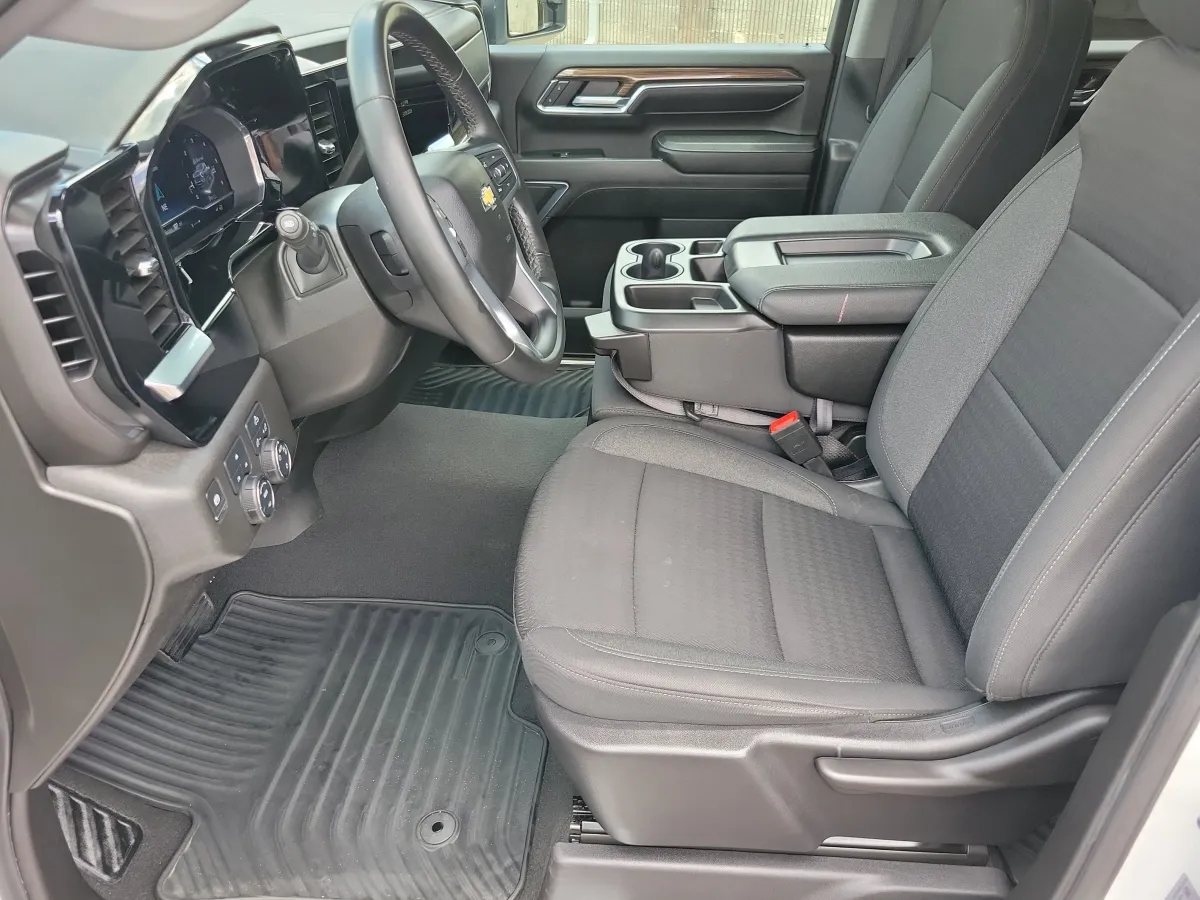 2024 Chevrolet Silverado 2500HD LT thumbnail 5