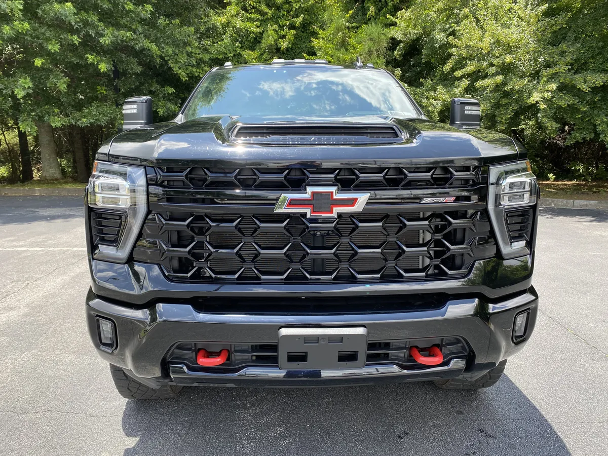 2024 Chevrolet Silverado 2500HD ZR2 thumbnail 2