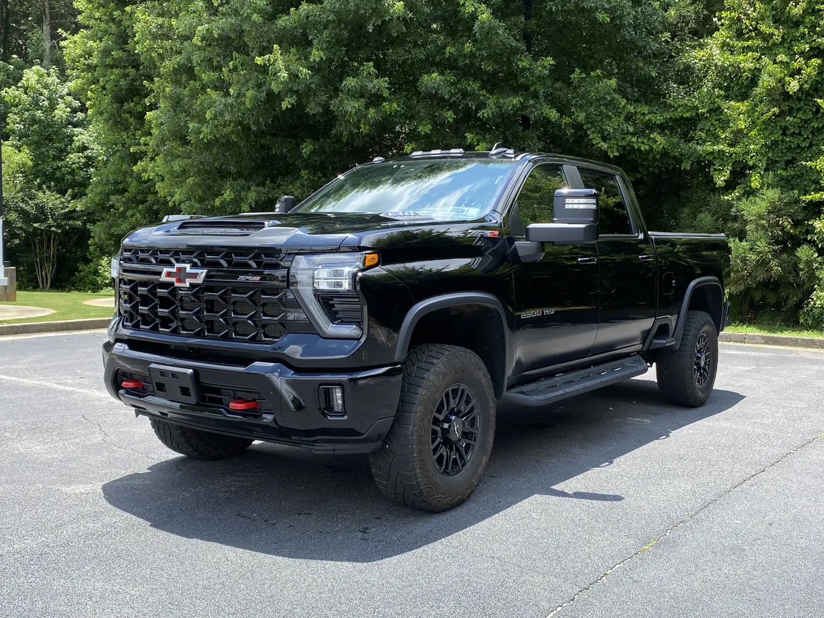 2024 Chevrolet Silverado 2500HD ZR2 thumbnail 4