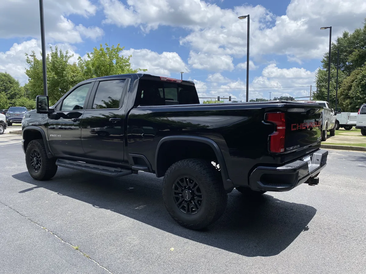 2024 Chevrolet Silverado 2500HD ZR2 thumbnail 6