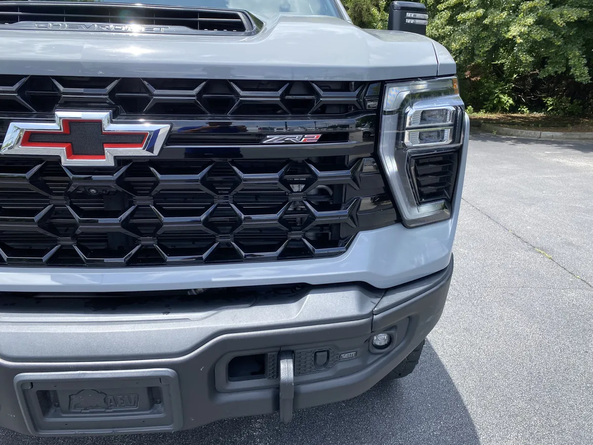 2024 Chevrolet Silverado 2500HD ZR2 thumbnail 14